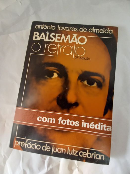 Livro sobre Pinto Balsemão com muitas fotos