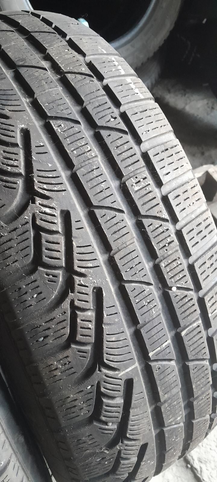 225.60.17 Pirelli 2шт зима БУ склад шины резина 60 R17 Шиномонтаж Харь