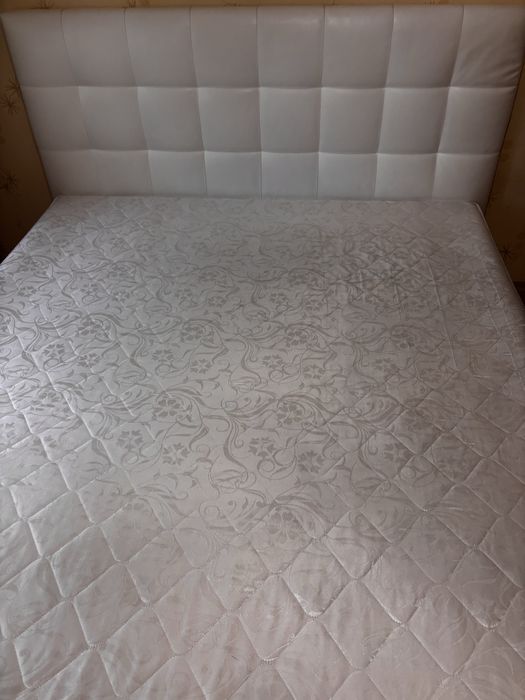 Продам ліжко двоспальне 180х200