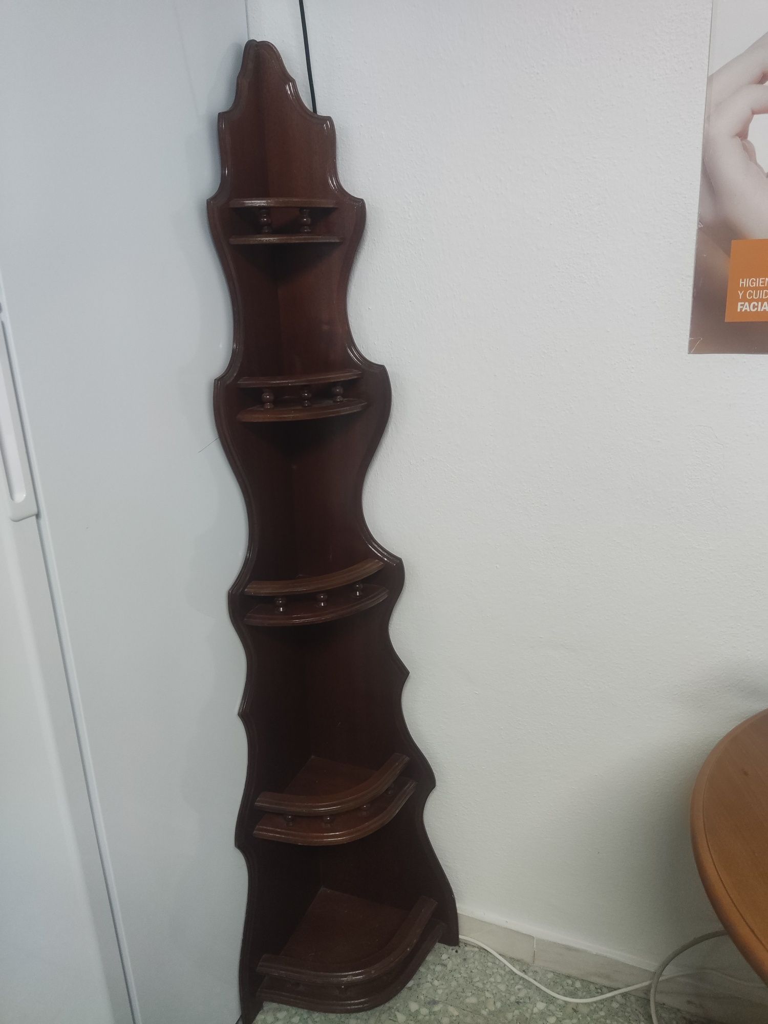 Vende-se móvel. Em bom estado