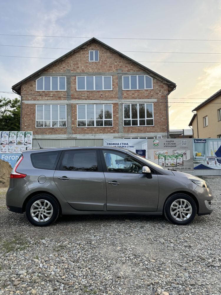 Renault Grand Scenic 2012 року, 1.5 дизель.