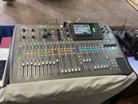 Mesa de mistura Behringer X32 C/Case