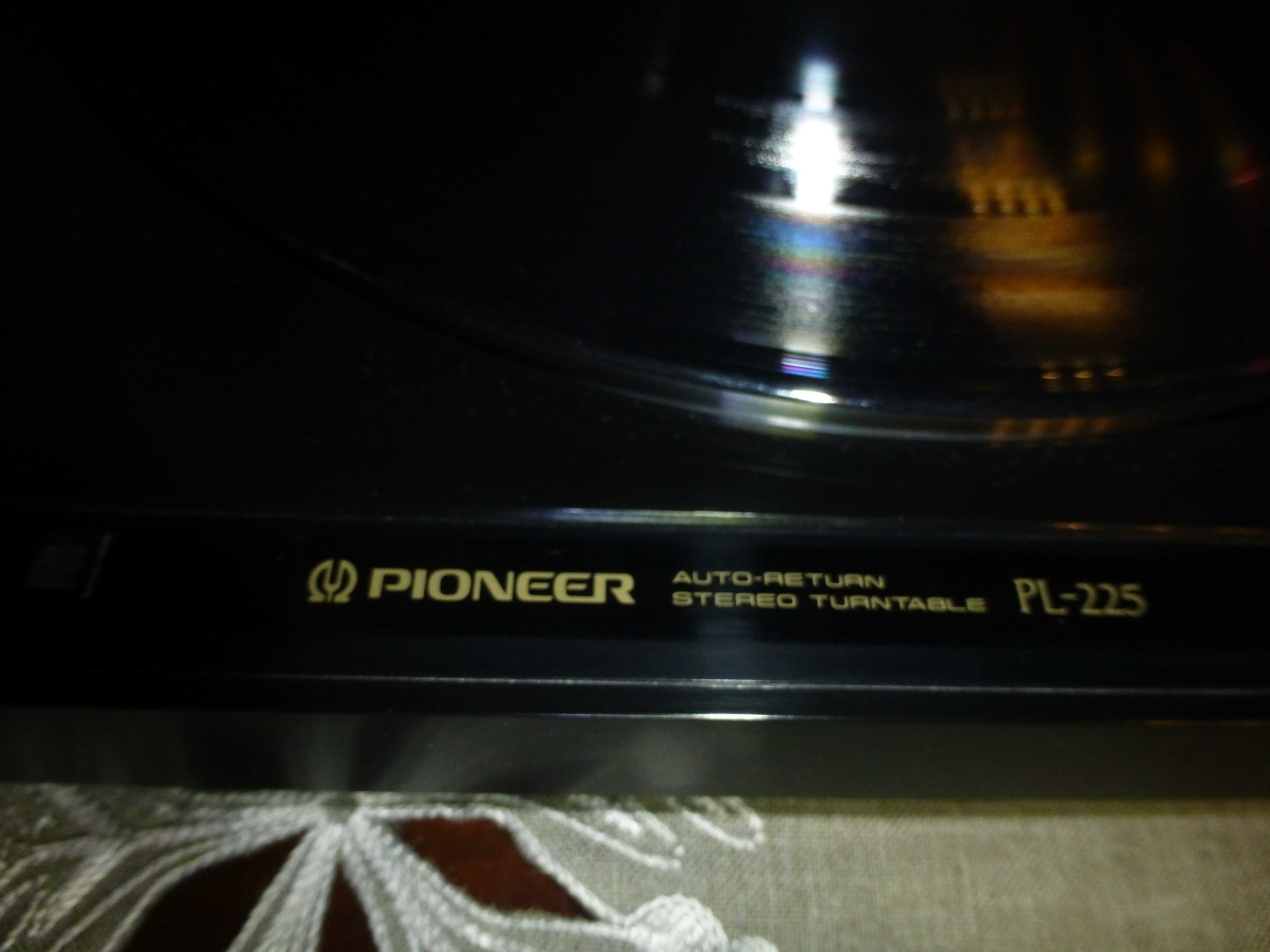 Gramofon  Pionier PL-225 - bez wkladki