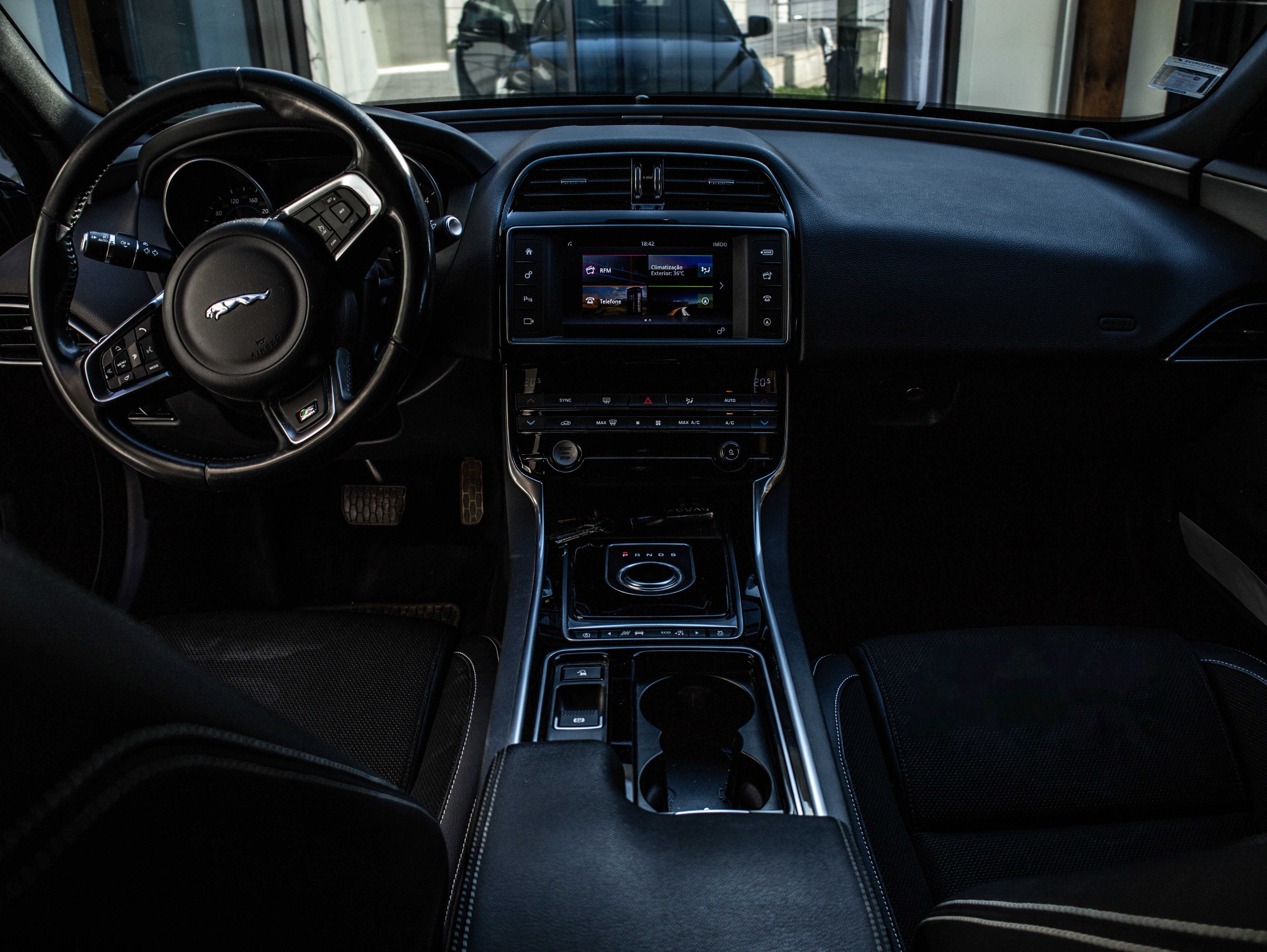 Jaguar XE R-Sport Nacional - 2018