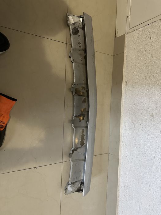 Поодам молдинг бампера gm-25798760