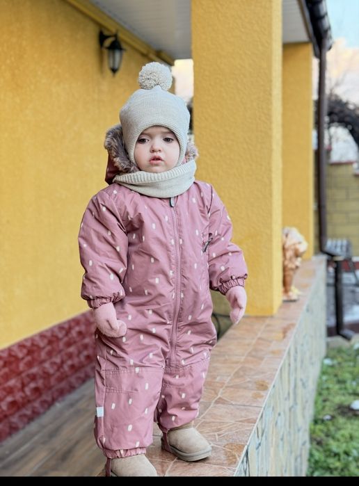 Продам комбінезон НМ 80 розмір (великомірить)