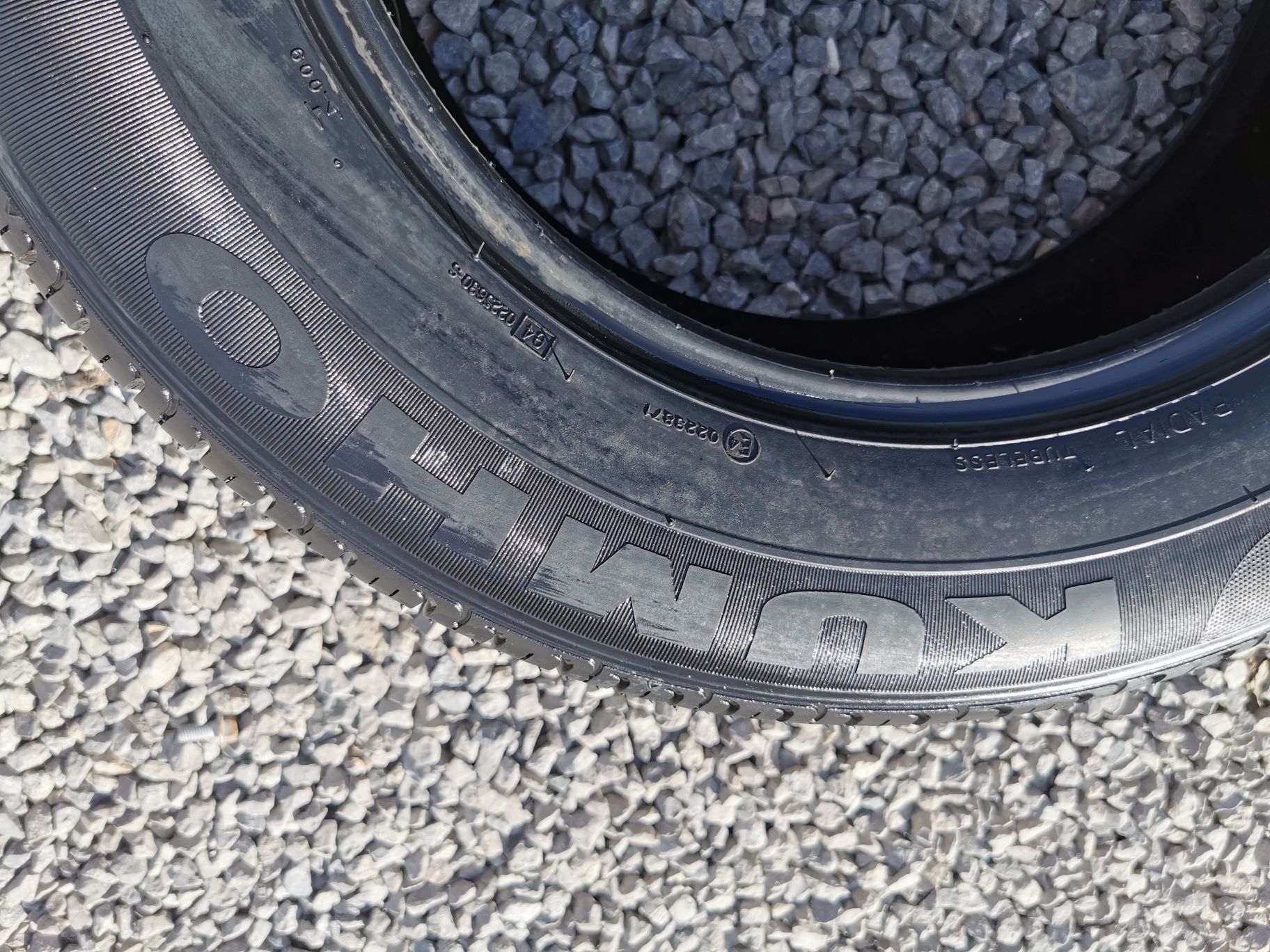 Nowa Kumho Solus kh15 215/65/16