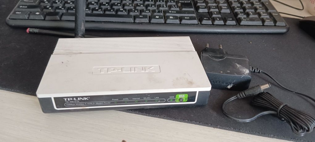 ADSL модем и роутер.