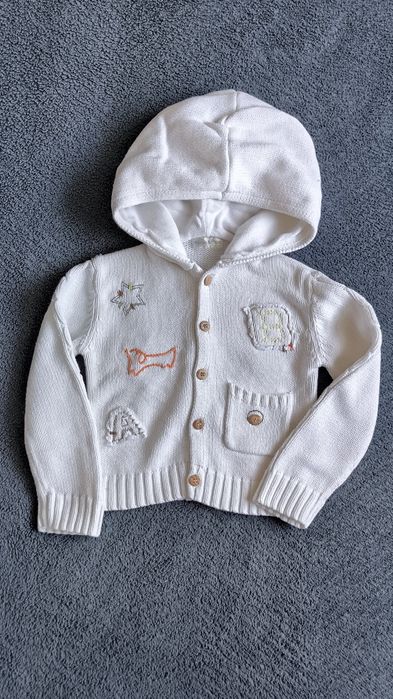 Biały sweterek rozpinany z kapturem 86 cm Mamas&Papas