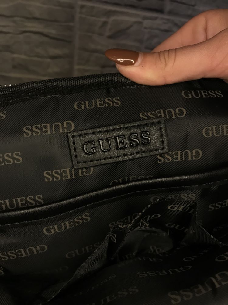 Стильна сумка GUESS оригінал - нова, за вигідною ціною!