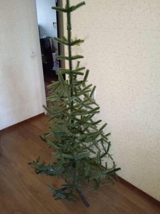 Ёлка искусственная 1.5 м. Разборная.