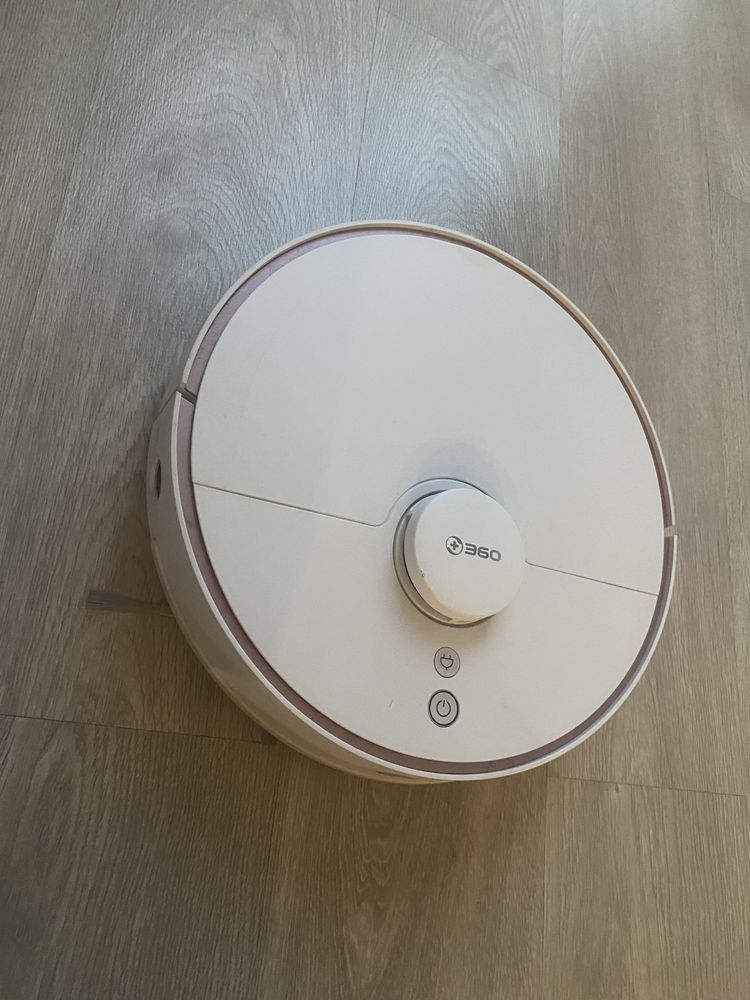 Продам робот пілісос 360 Plus Vacuum Cleaner S7 White.