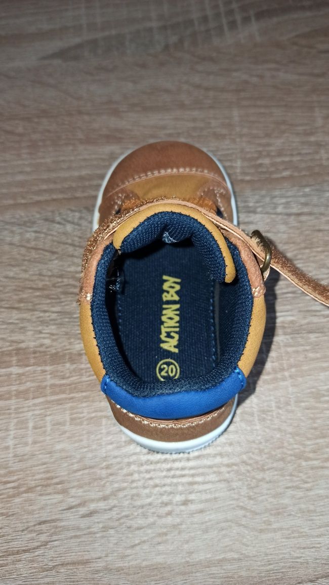 Nowe buty Action Boy rozmiar 20