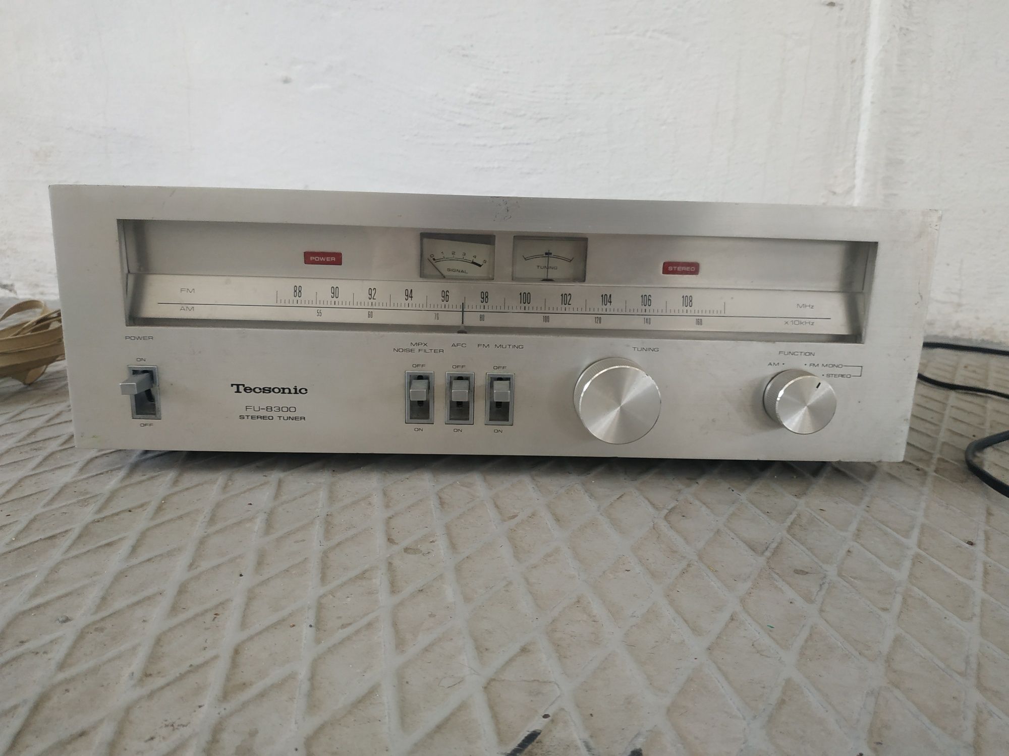 Tecsonic FU-8300 радіо тюнер, вінтаж, раритет
