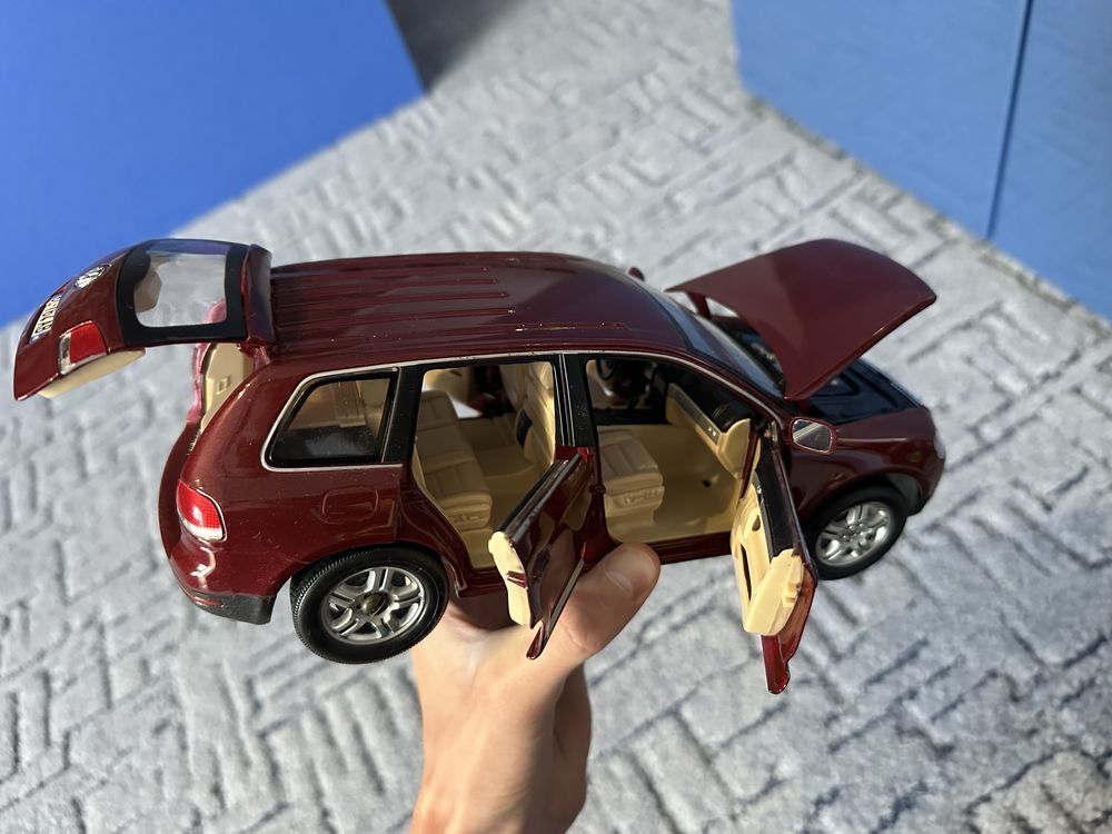 Масштабна моделька Volkswagen 1/18 Burago