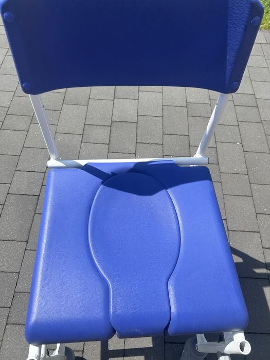 Krzesło KMINA prysznicowe z kółkami krzesło inwalidzkie toaletowe