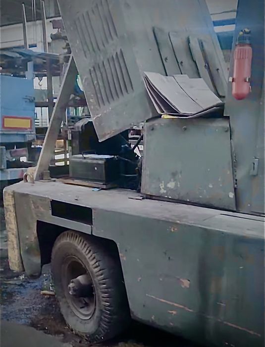 Продам Львовский 5т погрузчик Срочно