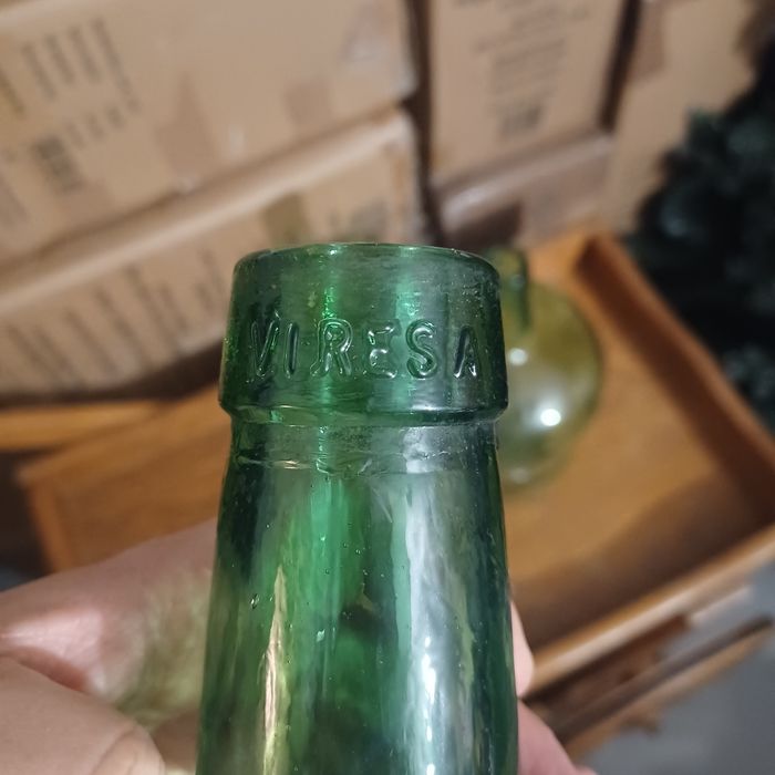 Szklane butle na wino Viresa