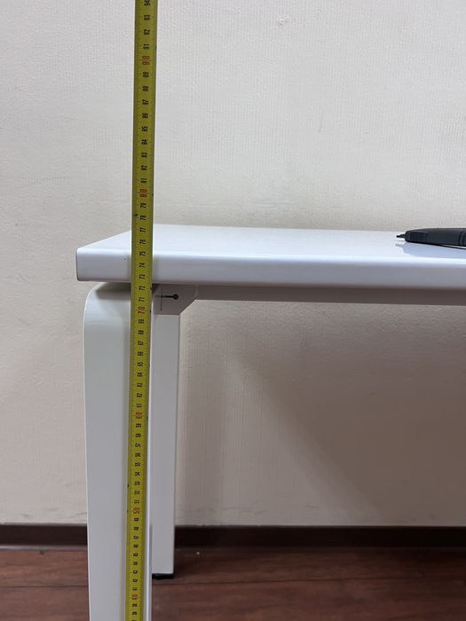 Стол манікюрний із місцем для вбудованоі витяжкки