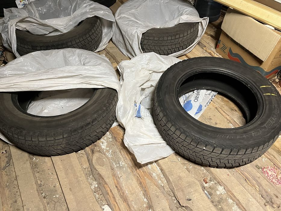 Шини зимові  Bridgestone blizzak