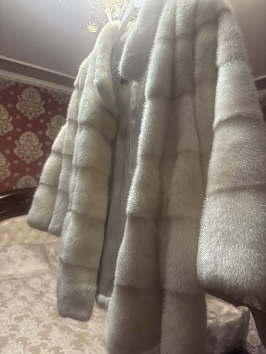 Продам натуральну норкову шубу