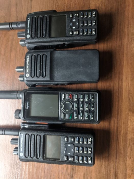 Рацію радиостанцию связь Motorola hytera продам