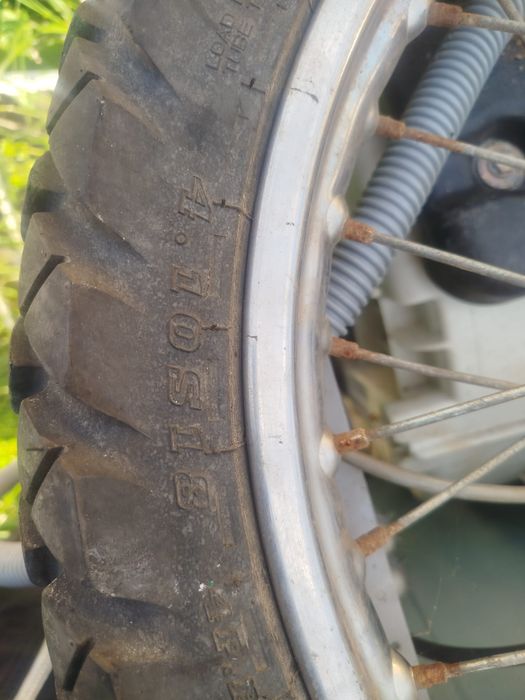 Aros com pneus misto quase novos