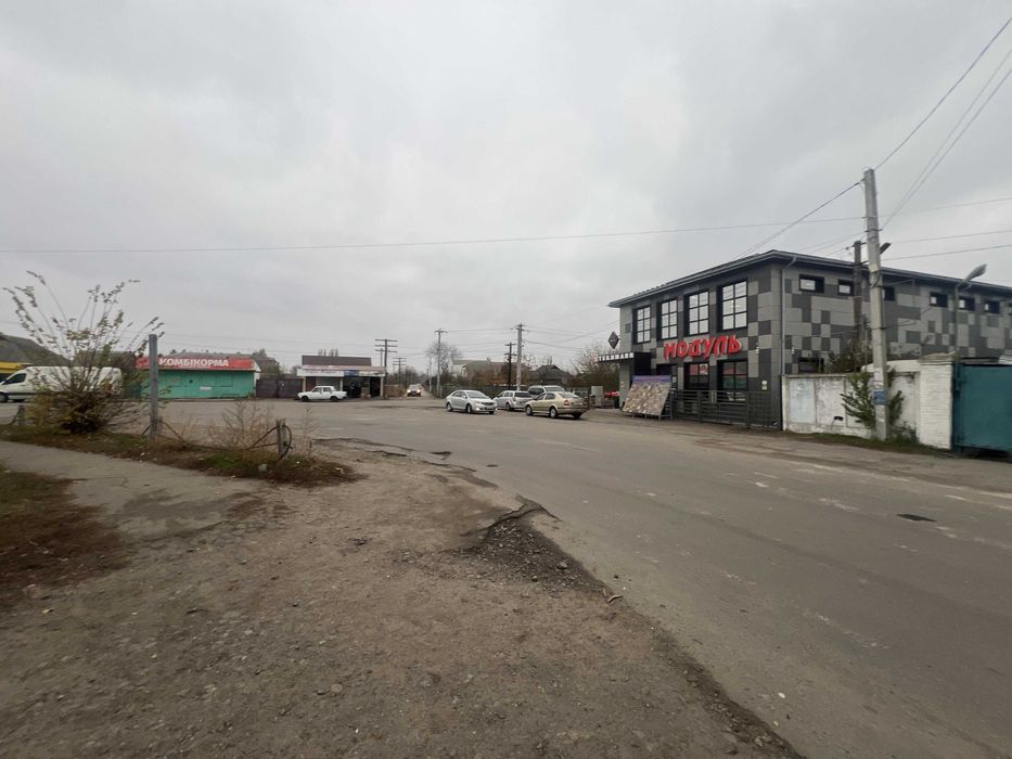 Продаж комерційного приміщення поряд з вокзалом та АТБ площею 188м2
