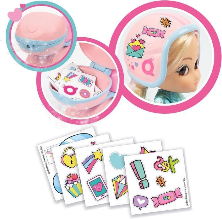 Rebecca com scooter da unique eyes artigo único