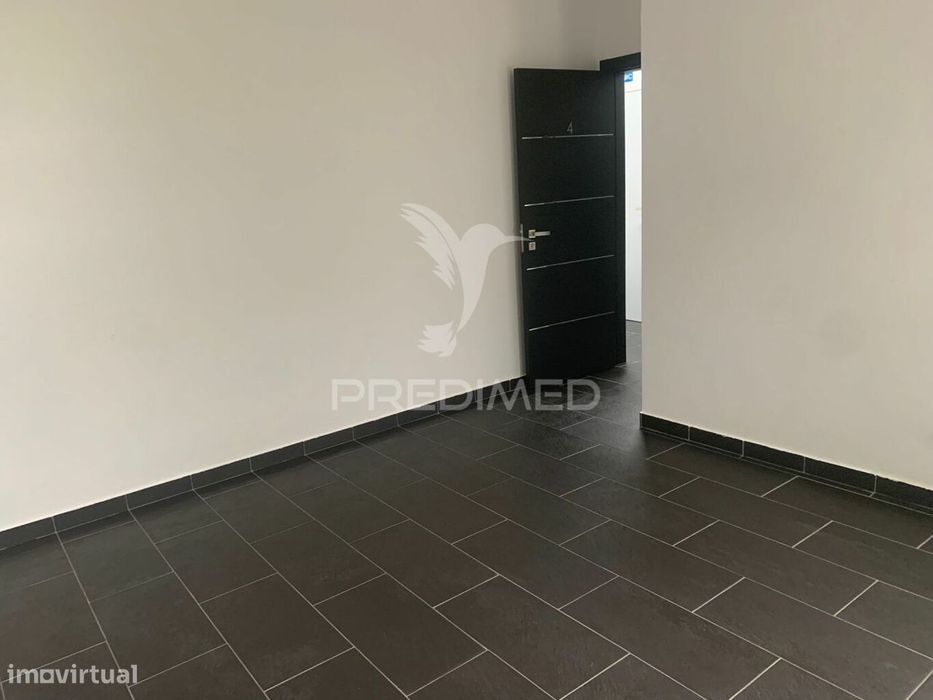 Escritórios amplos e espaçosos em Évora