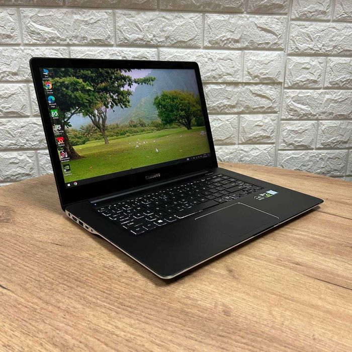 Samsung NP940Z5L-X03US 4K IPS Touch i7-6700HQ 16GB 256GB SSD GTX 950M