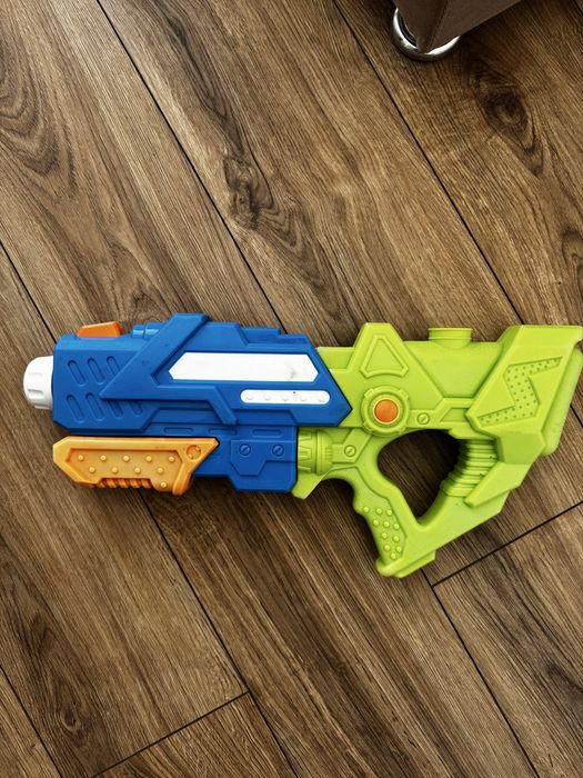 Водний пістолет 1