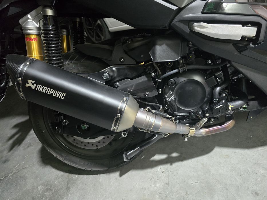 Escape Akrapovic Adv 350