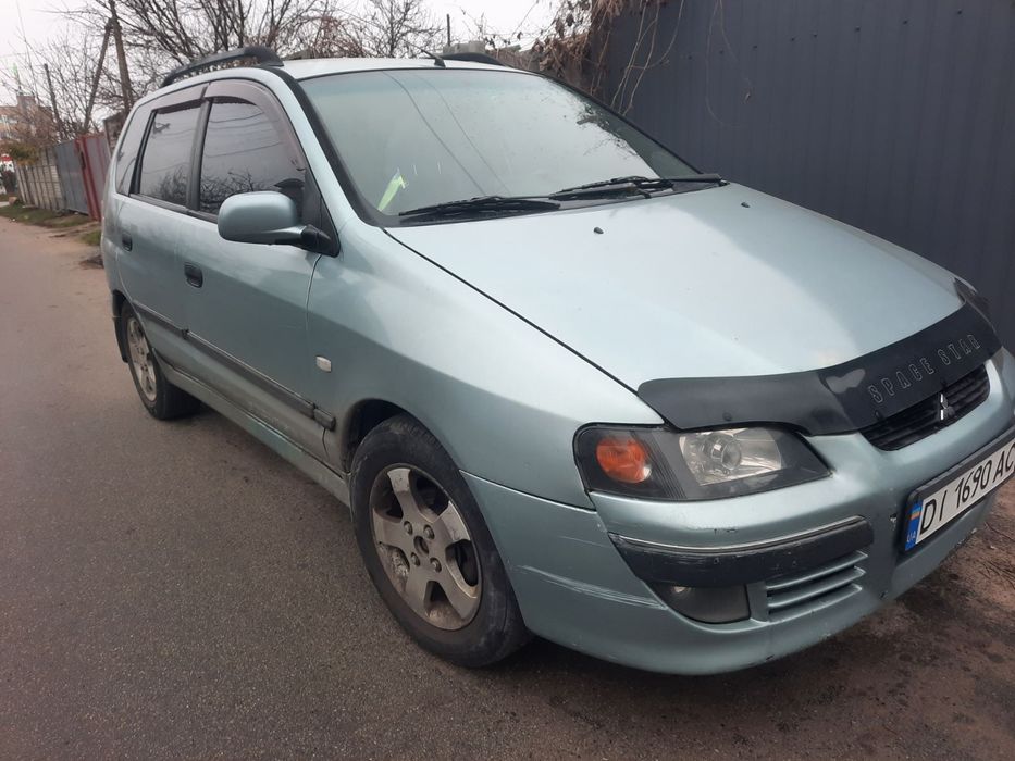 Економний Mitsubishi Space Star 2004