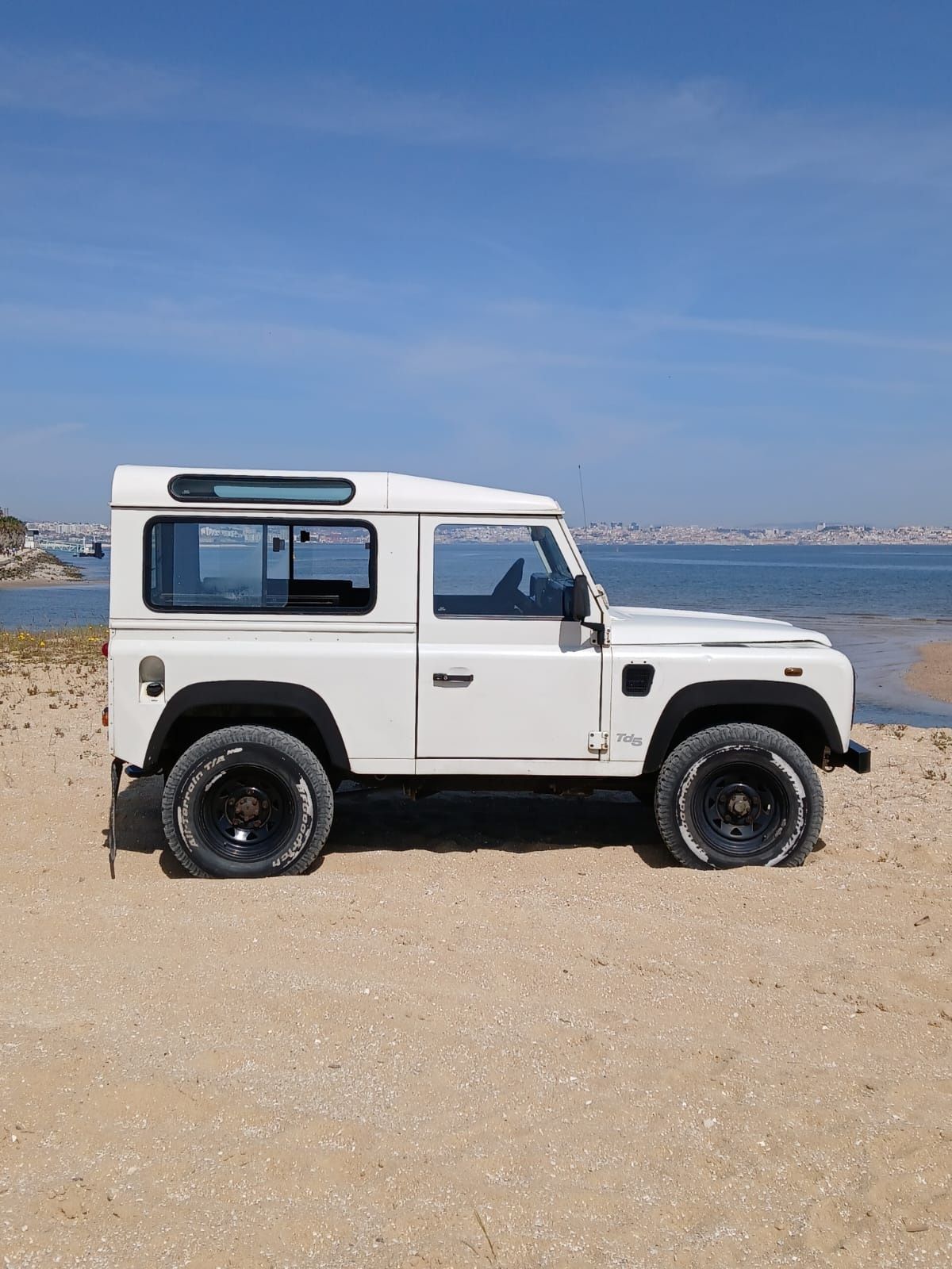 Land Rover Defender 90