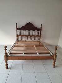 Cama de casal com estrado