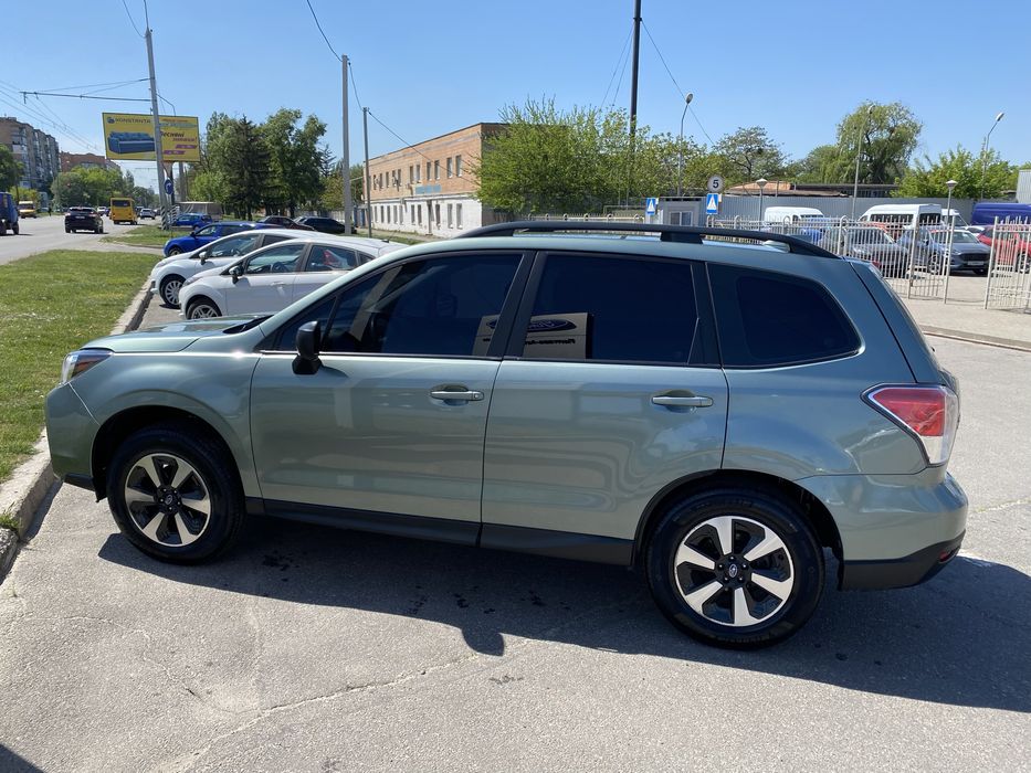 Субару Форестер 2017