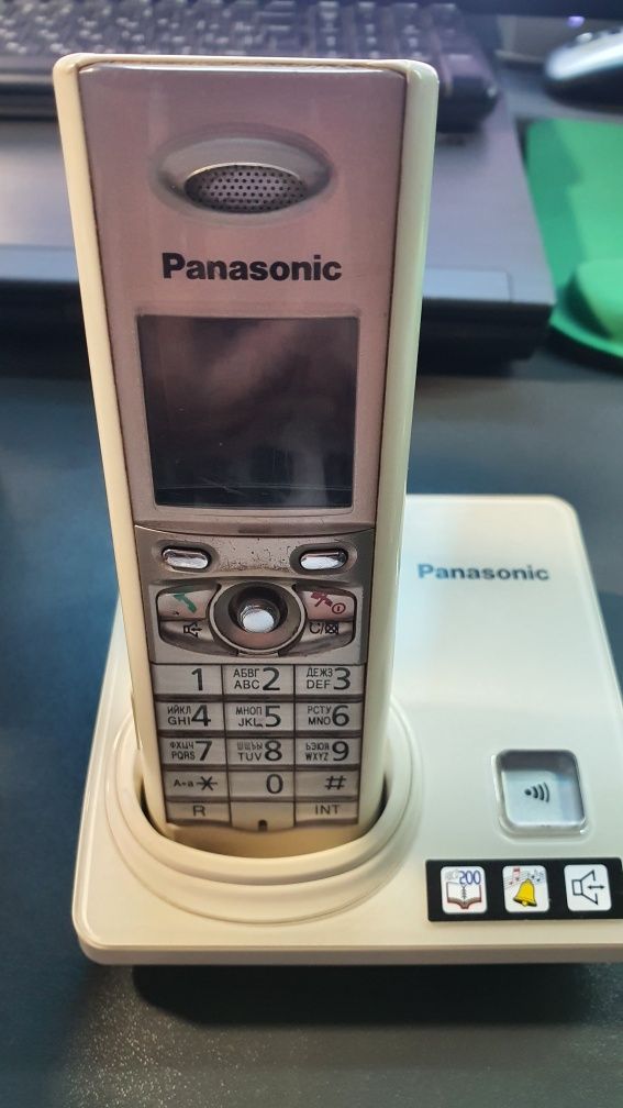 Стаціонарний бездротовий телефон Panasonic KX-TG8207UA з АОНом.