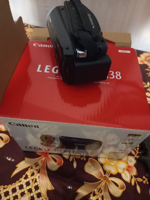 Видеокамера Canon HF R38