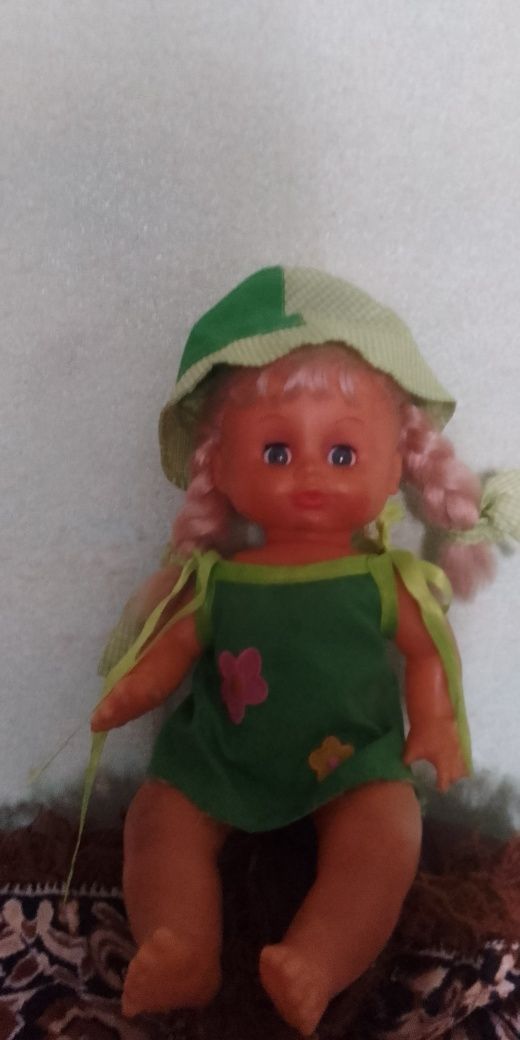 Продам красивую куклу
