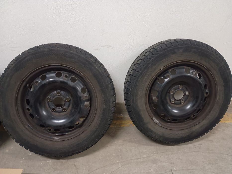 195/65R15 zima Nokian koła 5x100 piasta 57.1  śruby kołpaki zaps 
195/
