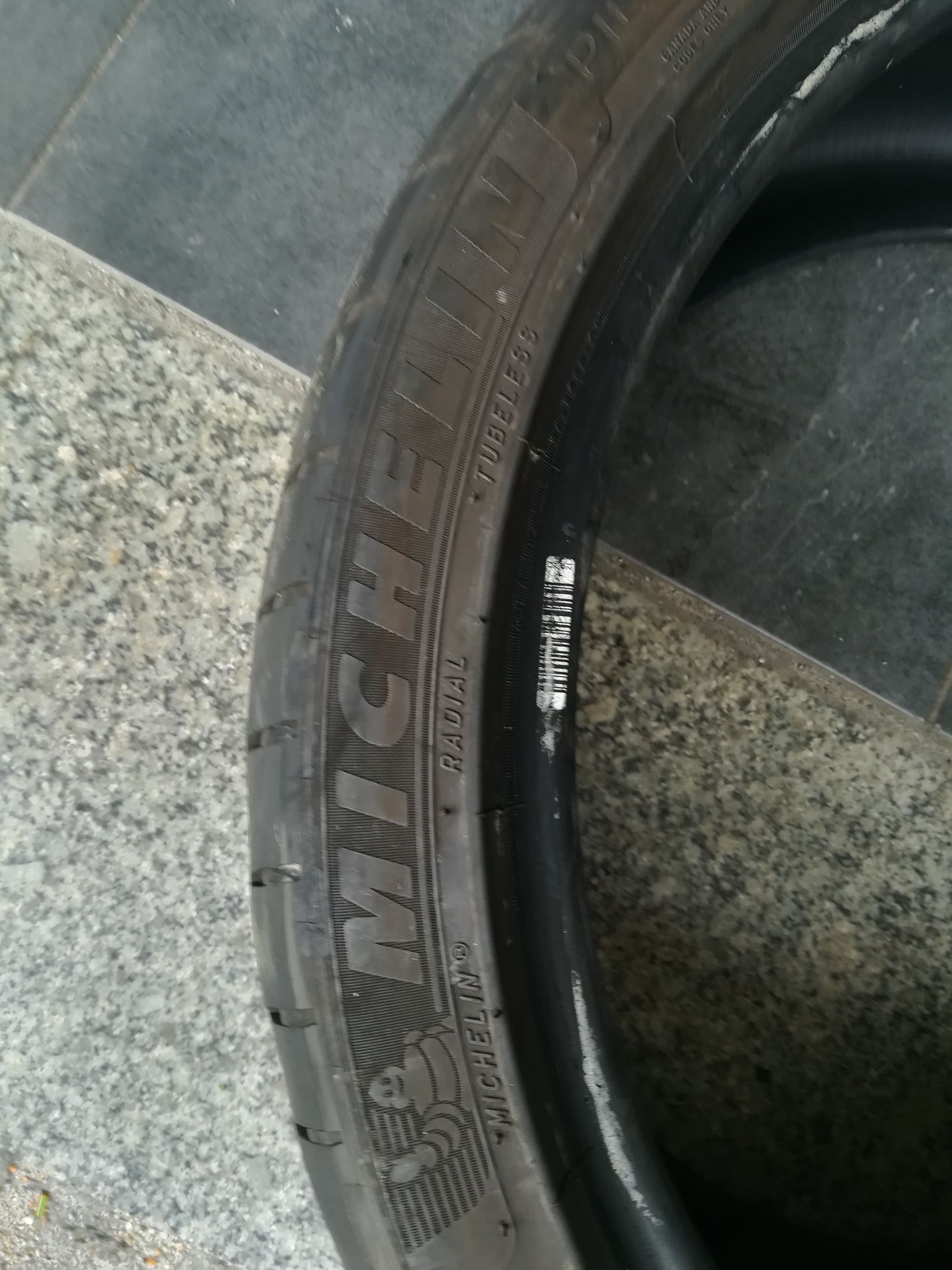 2 pneus 255 35 r19 Michelin