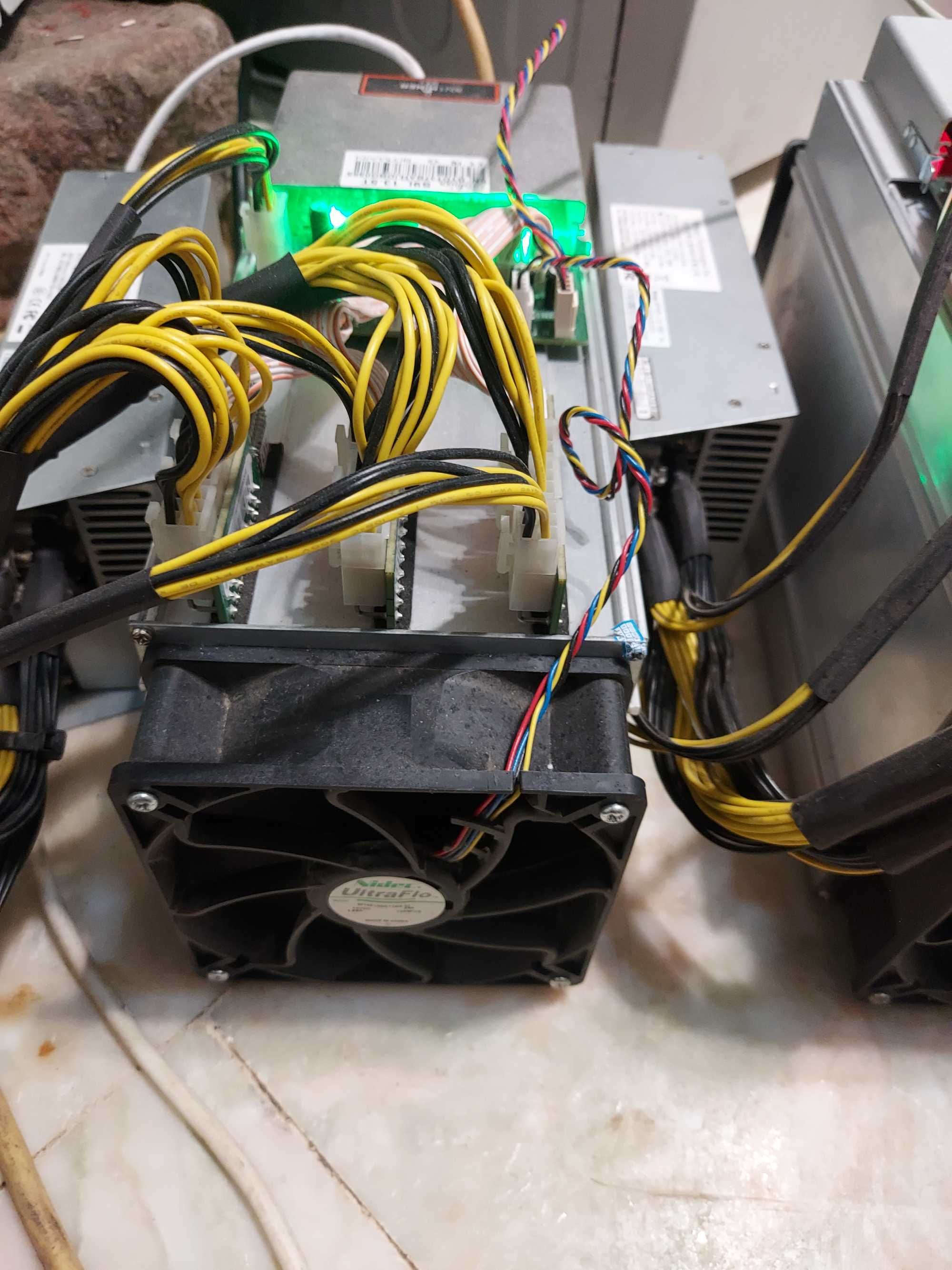 Антимайнер Asic s9 и s9i. вживаний. Ціну знижено. Терміново