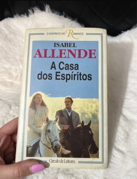 Livro: A Casa dos Espiritos de Isabel Allende