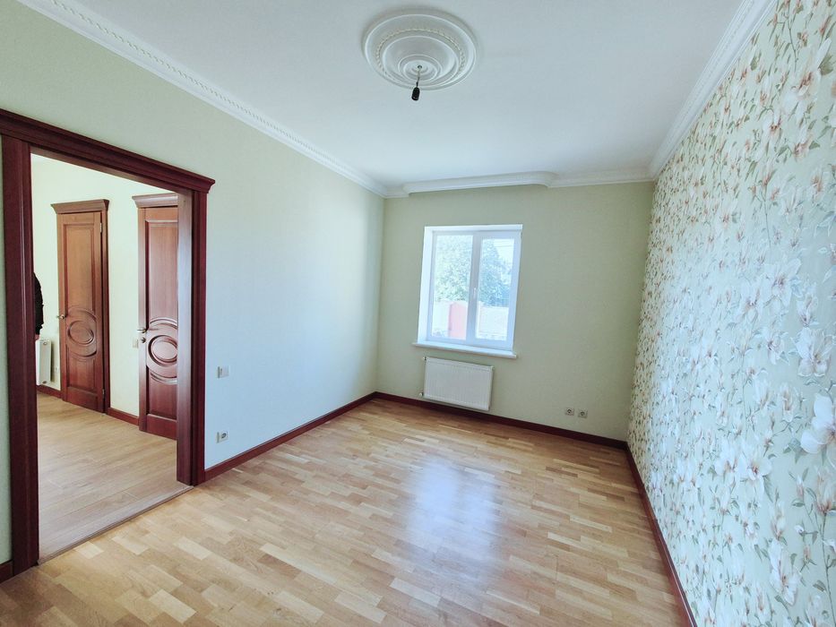 Новий окремий двоповерховий будинок з якісним ремонтом Центр р-н Подол