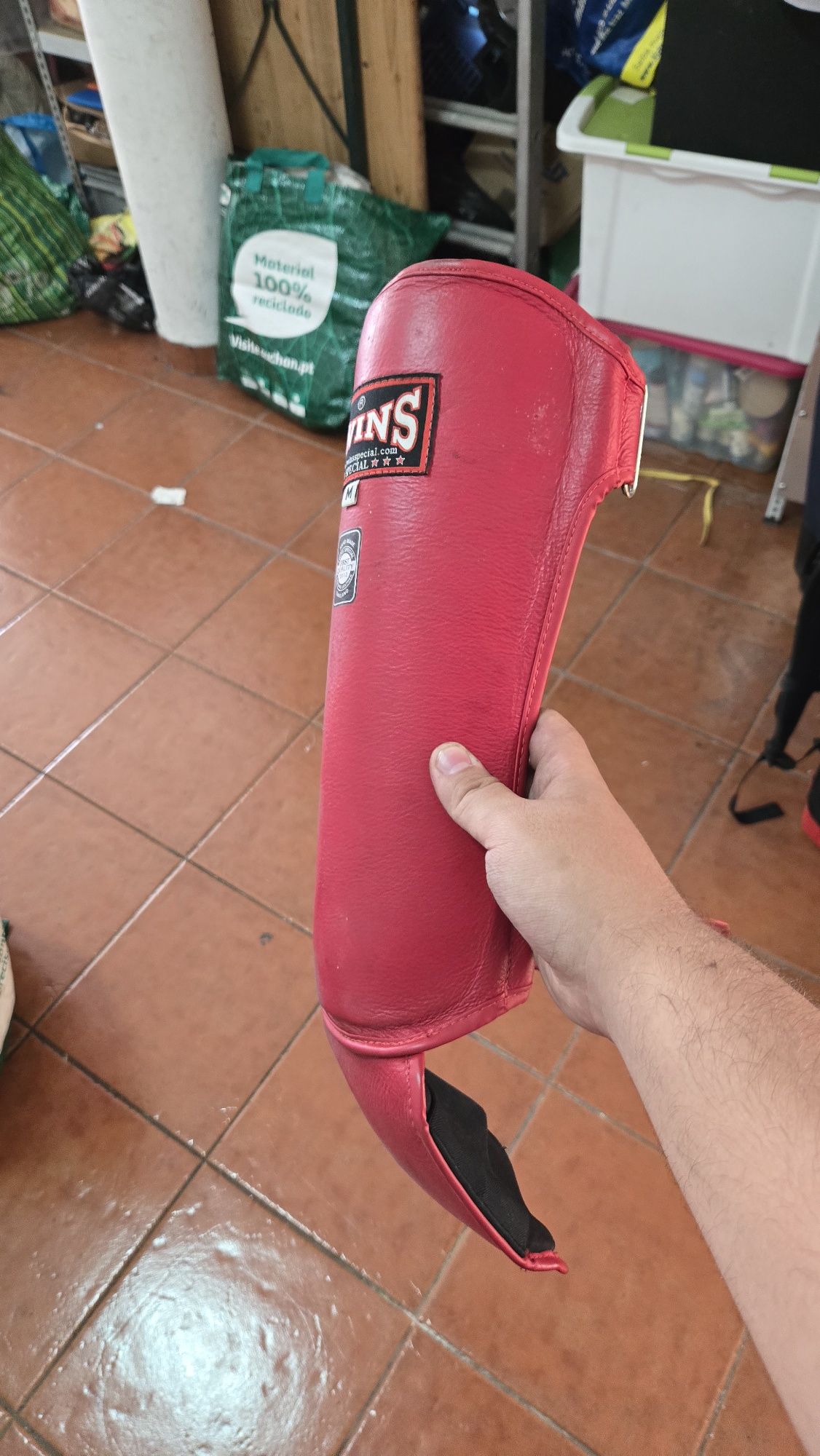 Caneleiras de kickboxing ou taekwondo