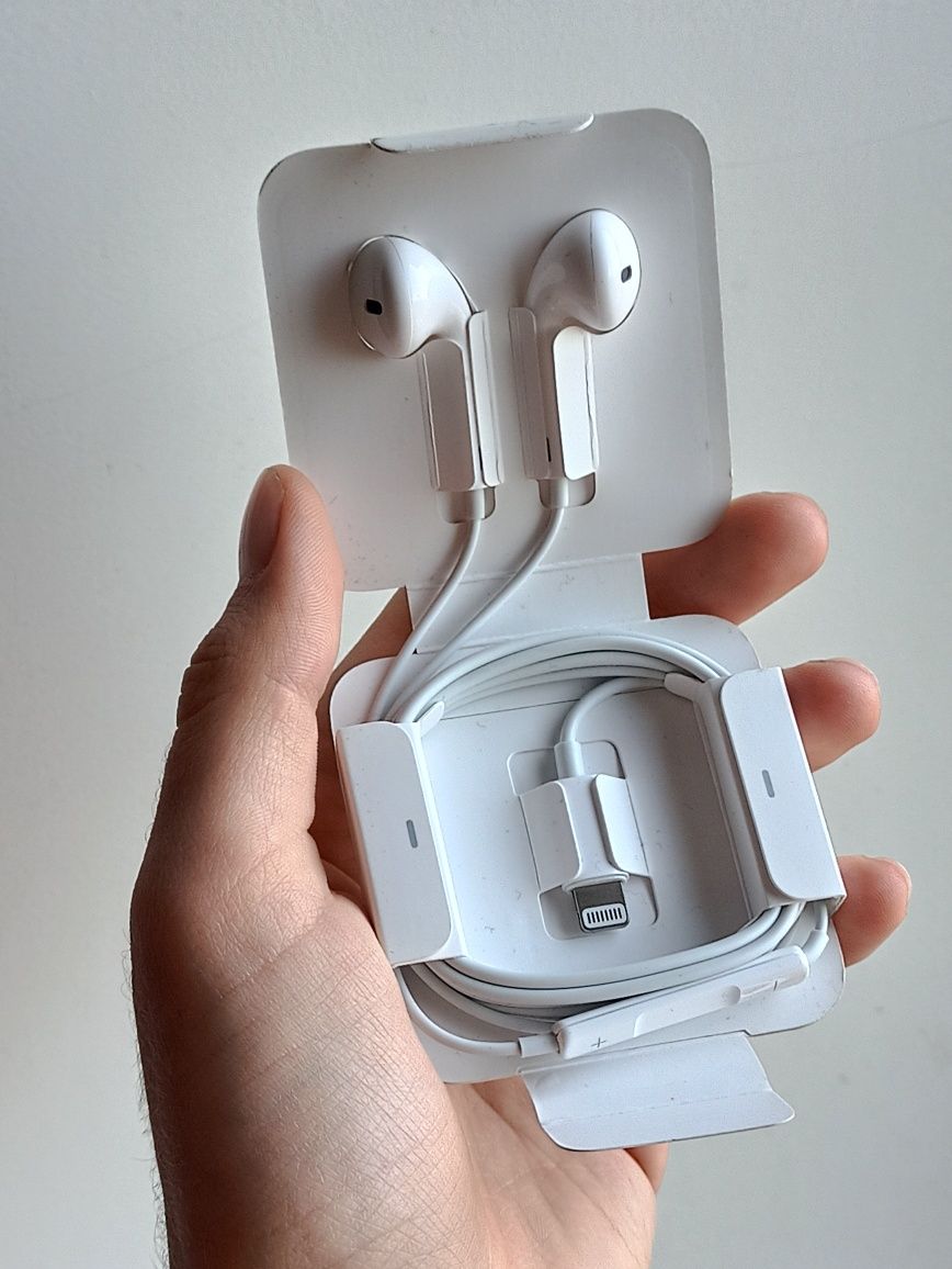 Гарнитура Apple Earpods Lightning Оригинал, абсолютно новая