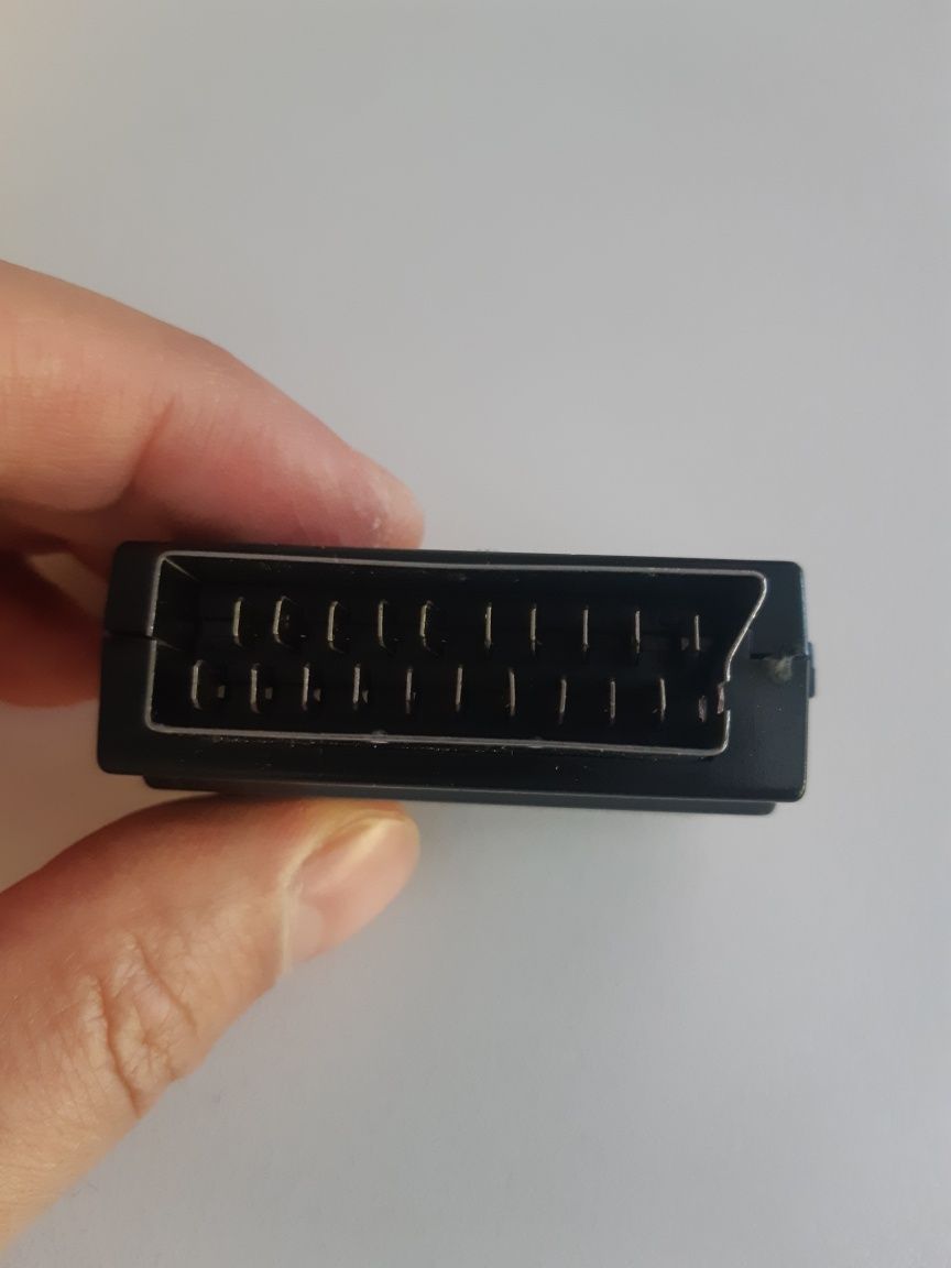 adapter konverter redukcja scart (złącze euro) na 3x cinch i svhs
