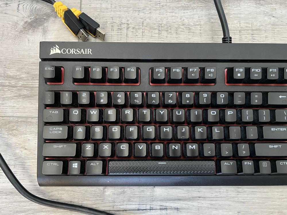 Klawiatura Mechaniczna Gamingowa Corsair STRAFE Cherry MX Red WYSYŁKA