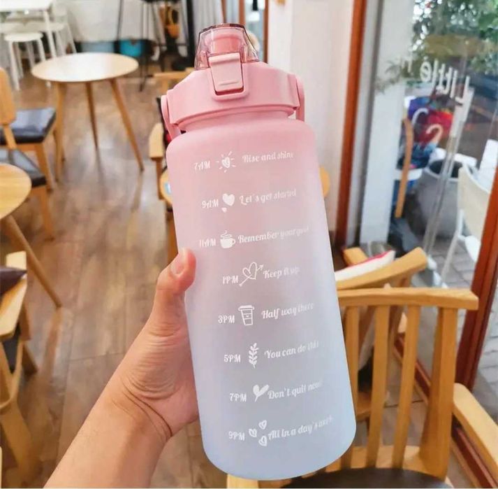 Sportowa plastikowa motywacyjna butelka na wode ombre gradient 2l